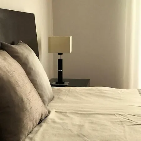 Апартаменты Sao Martinho Do Porto Beach Apartment