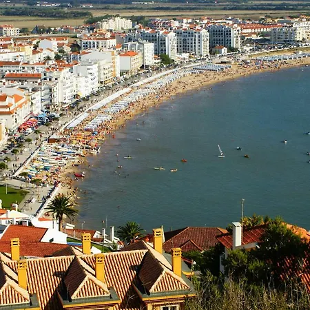 Sao Martinho Do Porto Beach Apartment アパート